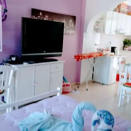 Yiota's Cute * Paphos
