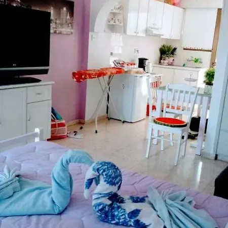 Yiota's Cute * Paphos